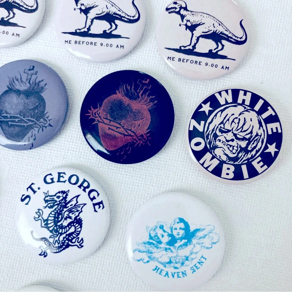 🌀 13 Brandy Melville Buttons - Picture 3 of 4